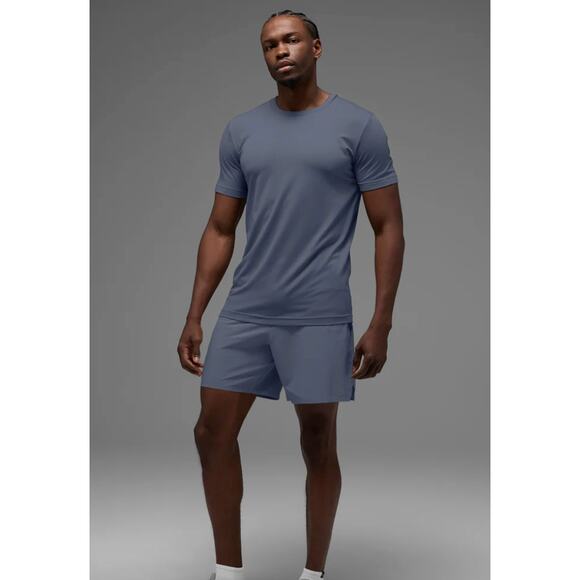 SOLD OUT Alo Conquer Reform Crewneck Short Sleeve Small NWT - Picture 1 of 6